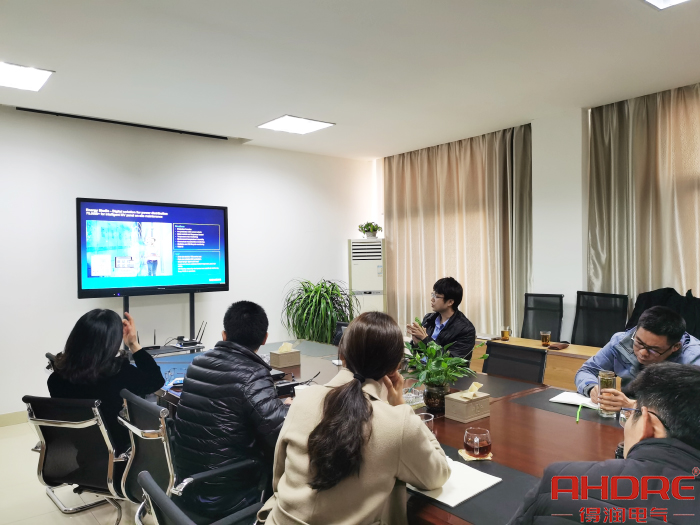 培训会议图.jpg 培训会议图.jpg