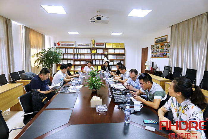 双方交流中.jpg 双方交流中.jpg