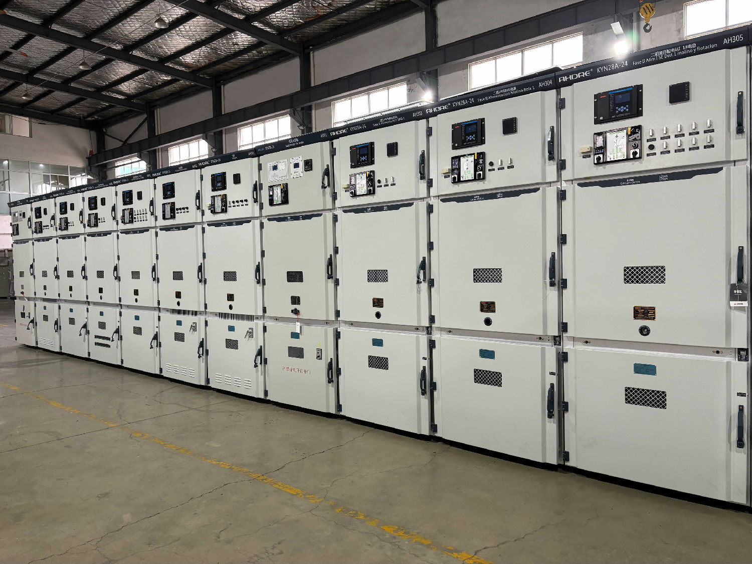 KYN28A-12(24)铠装移开式中置柜 KYN28A-12(24)铠装移开式中置柜