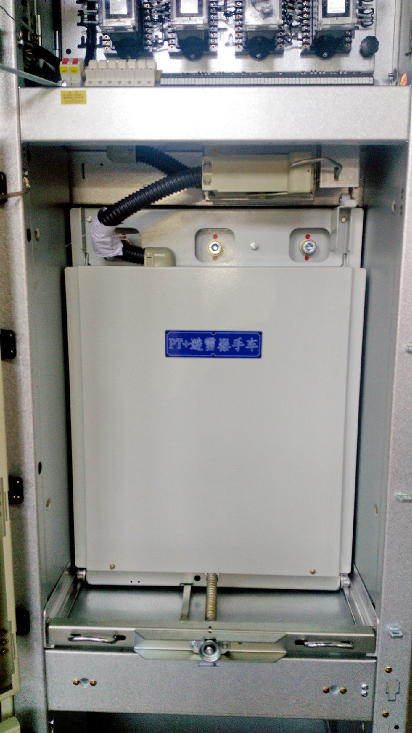 10KV开关柜 得润电气 400-128-7988 10KV开关柜 得润电气 400-128-7988